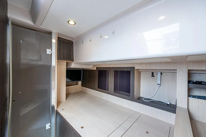 Liquid Asset Yacht Photos Pics 