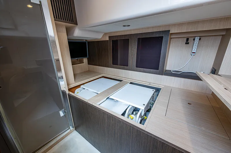 Liquid Asset Yacht Photos Pics 