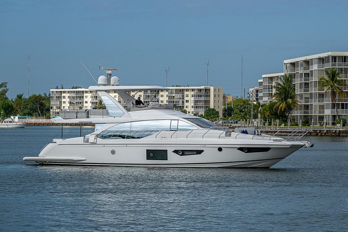2020 Azimut 66 