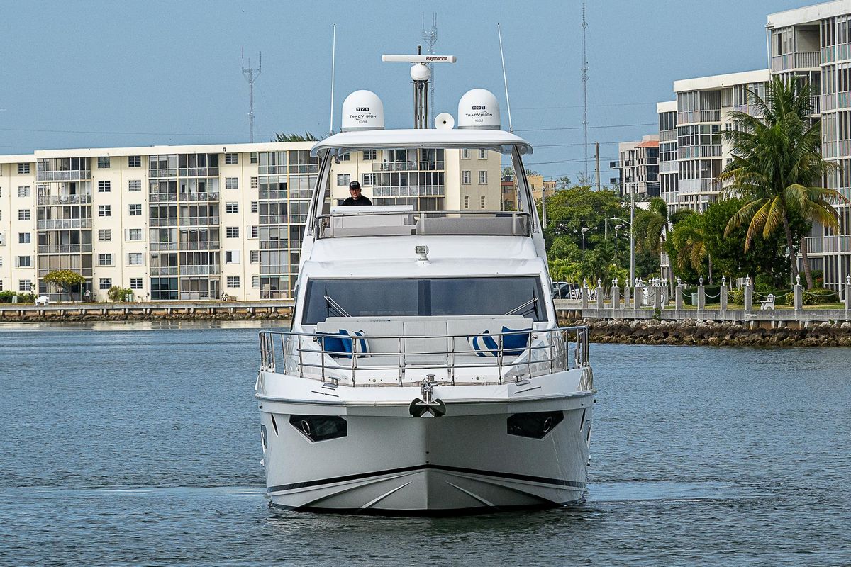 2020 Azimut 66 