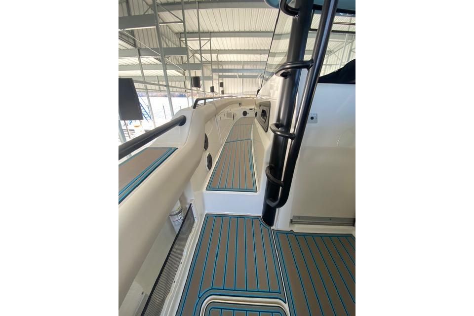 2021 Boston Whaler 42 