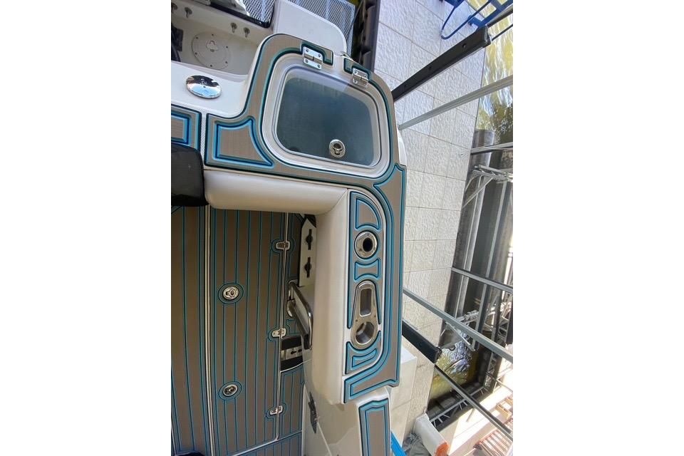 2021 Boston Whaler 42 