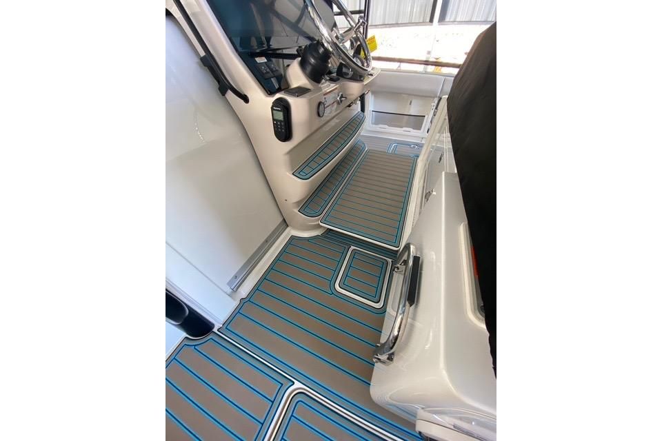 2021 Boston Whaler 42 