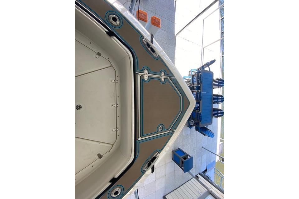 2021 Boston Whaler 42 