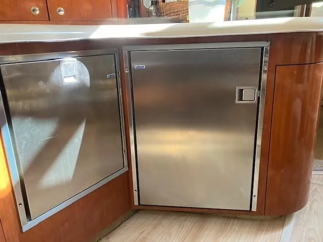  Yacht Photos Pics Stainless steel appliances in 2003 Sea Ray 420 Sundancer yacht kitchen.