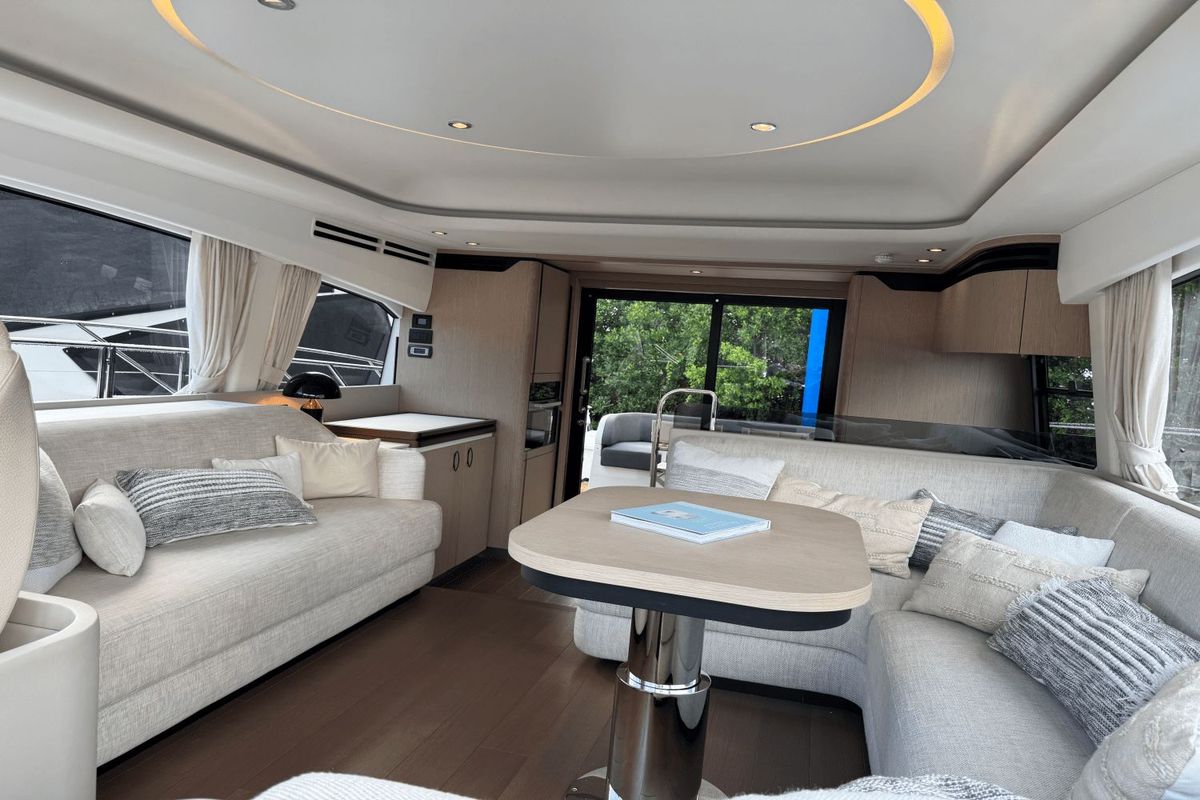 2023 Azimut 53 