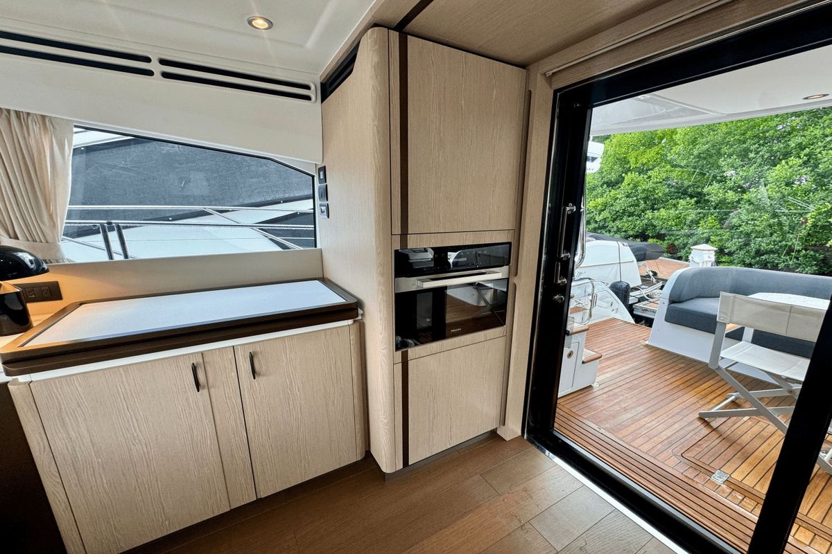 2023 Azimut 53 