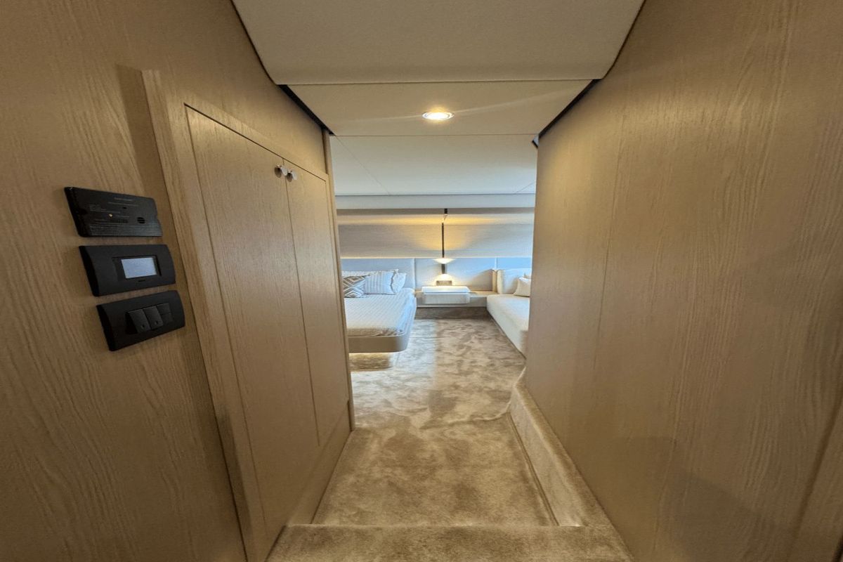2023 Azimut 53 