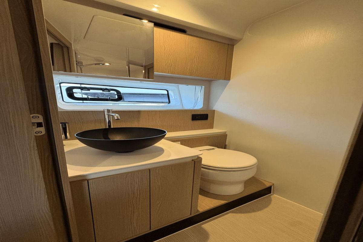 2023 Azimut 53 