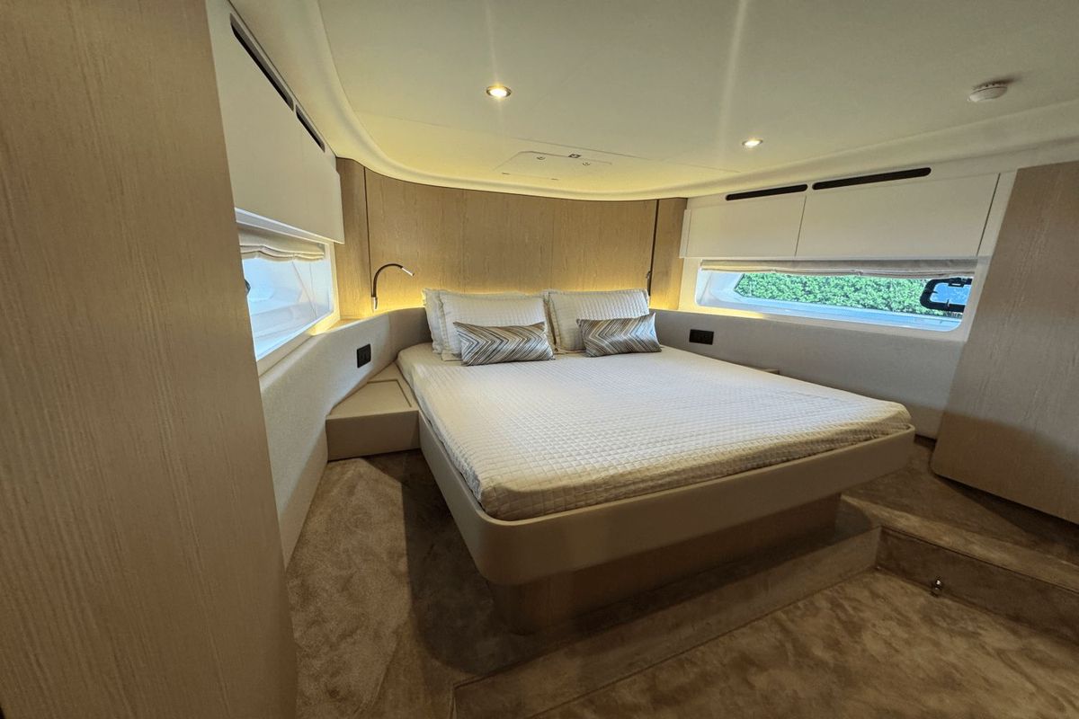 2023 Azimut 53 