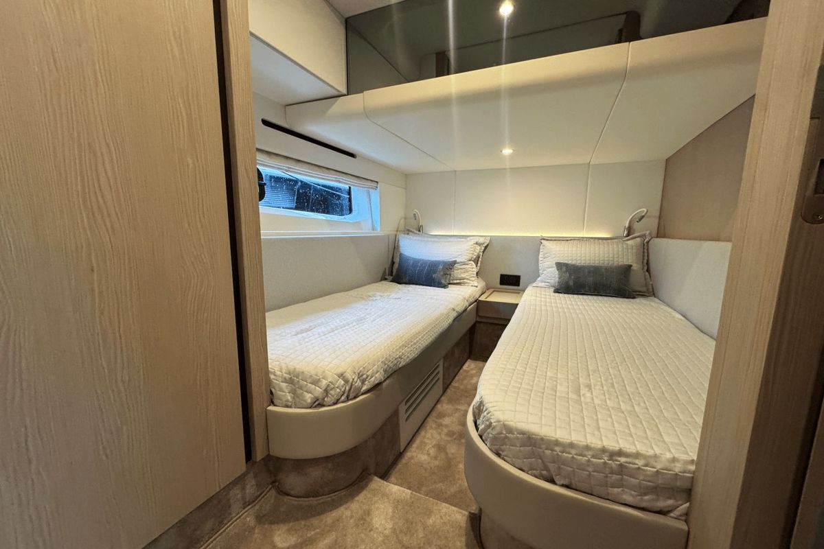 2023 Azimut 53 