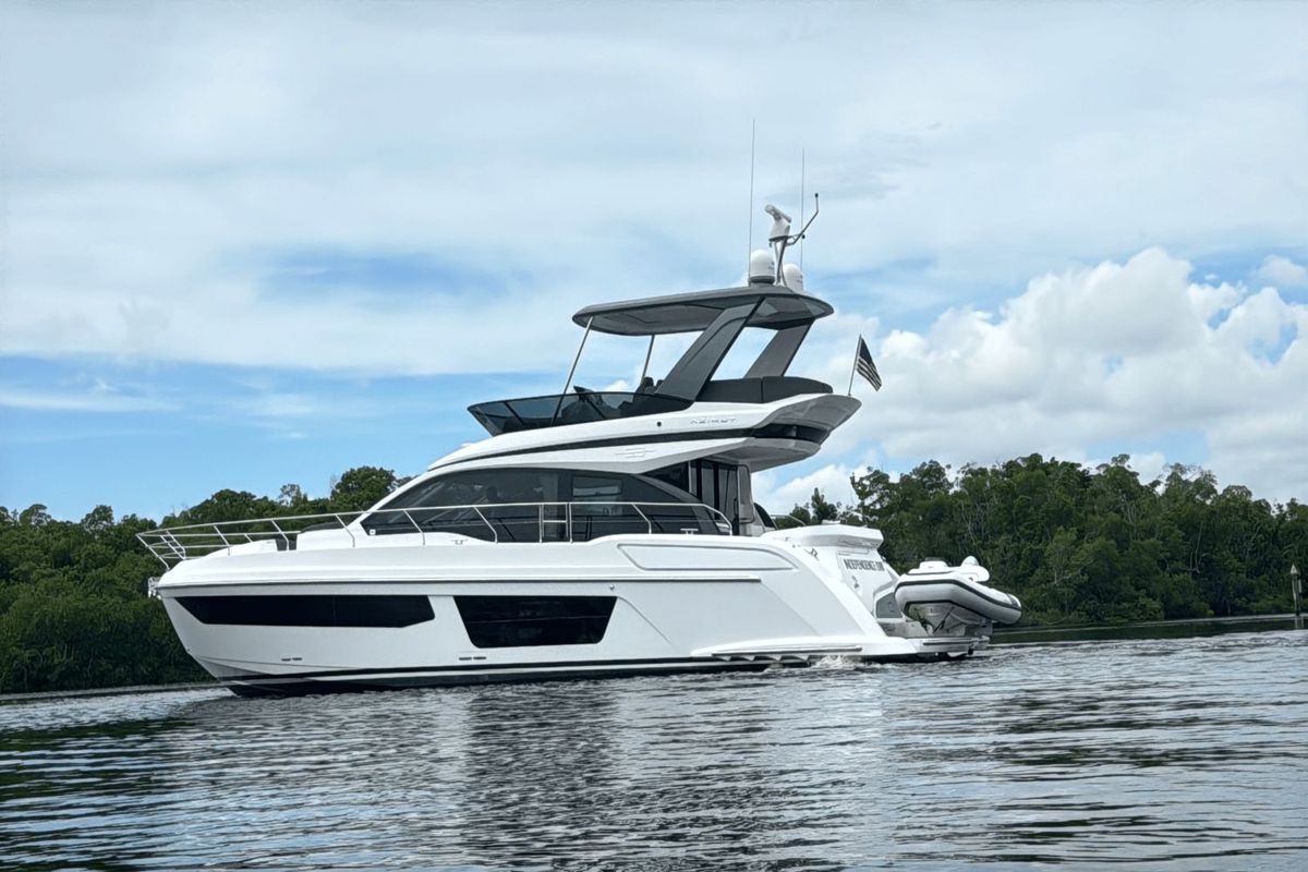 2023 Azimut 53 