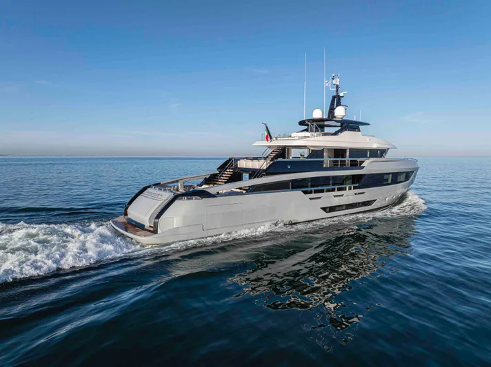 Doge 400 Yacht Photos Pics Luxurious Ocean King Doge 400 yacht cruising on open sea, 2027 model.