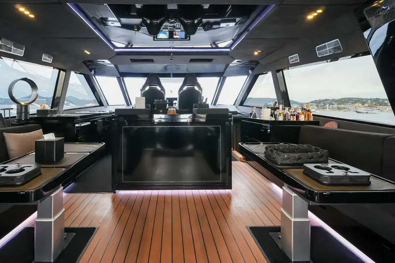 Matariki Yacht Photos Pics Luxurious interior of 2014 Maori 78 yacht with modern design and panoramic windows.