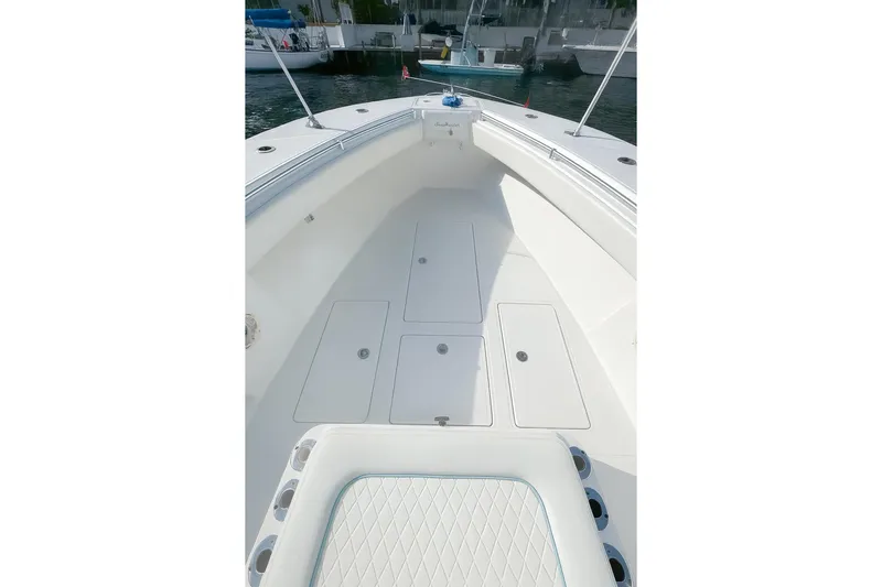  Yacht Photos Pics 2017 Sea Hunter 39 boat deck with storage compartments and seating.