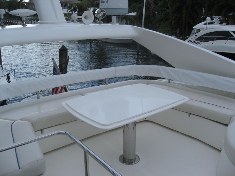 2003 Ferretti Yachts 590