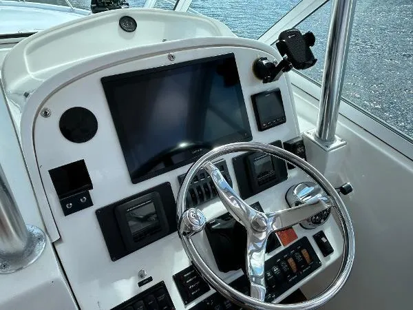 36-207 Ray Brokerage Yacht Photos Pics 