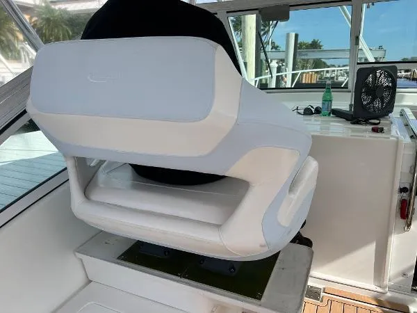 36-207 Ray Brokerage Yacht Photos Pics 