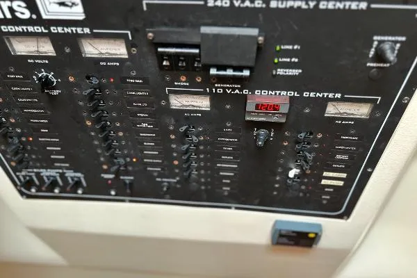 36-207 Ray Brokerage Yacht Photos Pics 