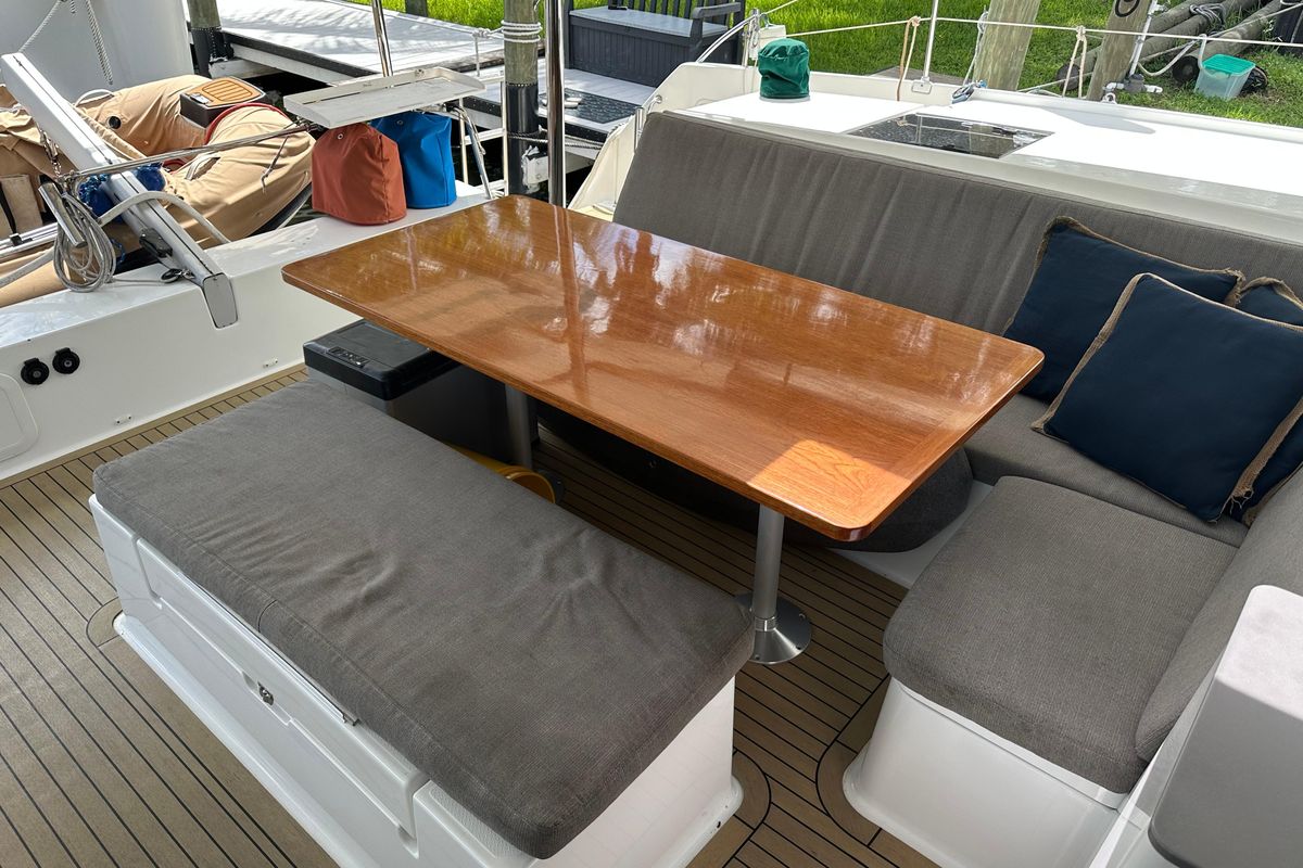 2014 Fountaine Pajot 43 