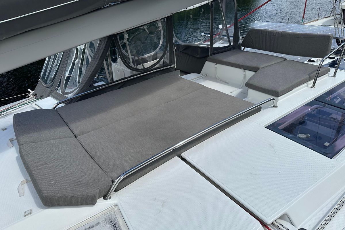 2014 Fountaine Pajot 43 