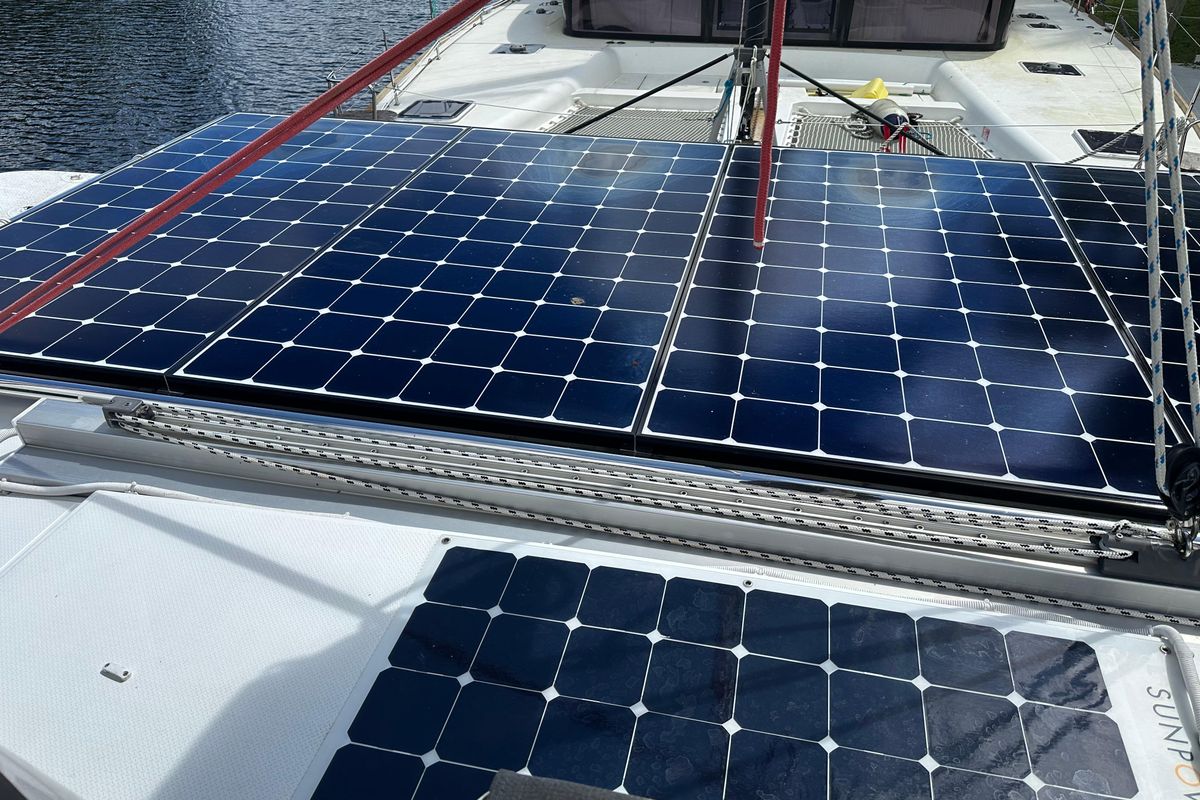 2014 Fountaine Pajot 43 