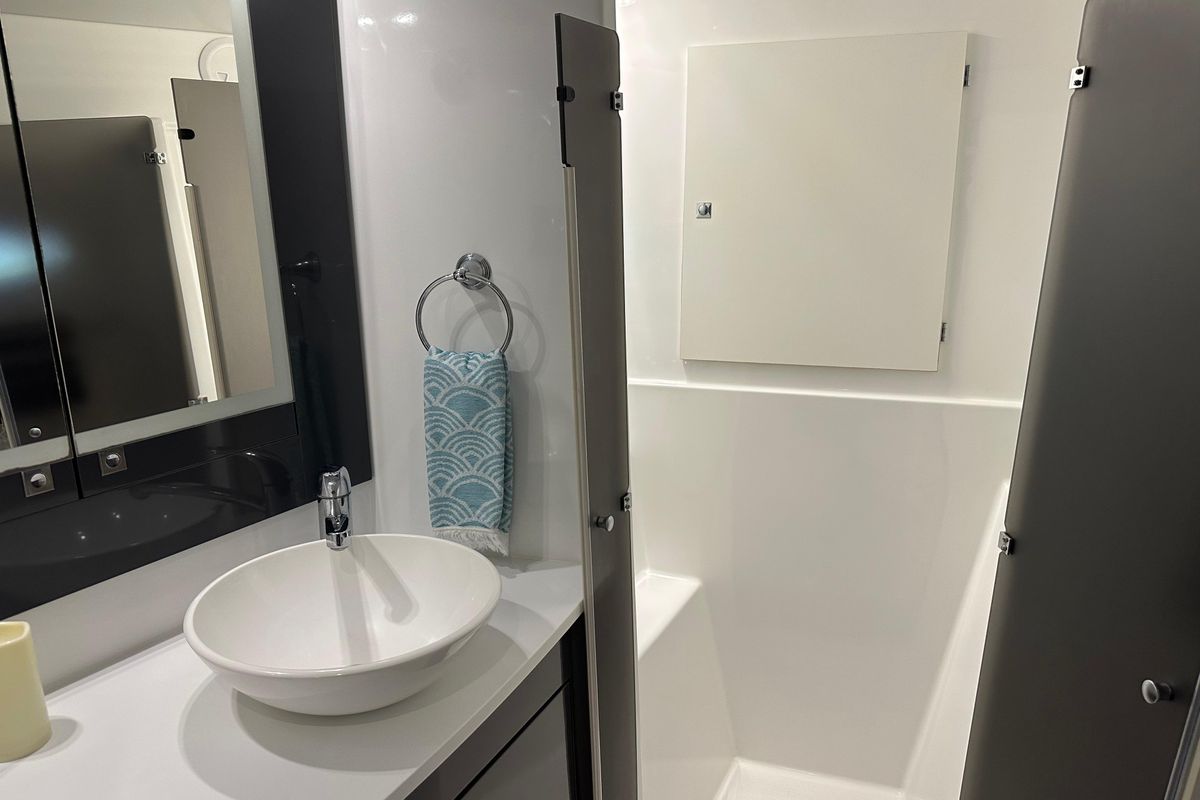 2014 Fountaine Pajot 43 