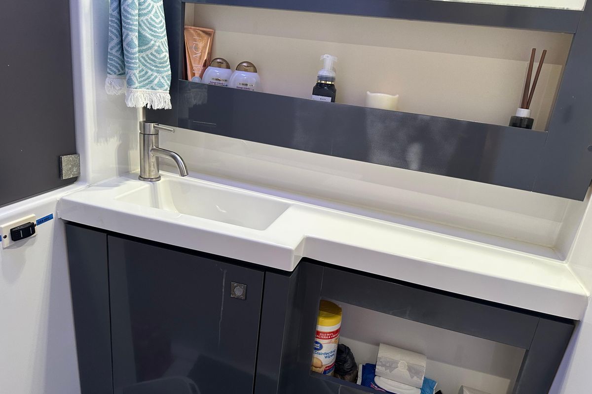 2014 Fountaine Pajot 43 