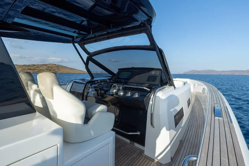 M/y Ida Yacht Photos Pics Luxury Pardo Yachts 50 cockpit with modern controls, cruising on open water, 2021 model.