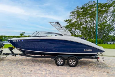 Yamaha Boats 252S