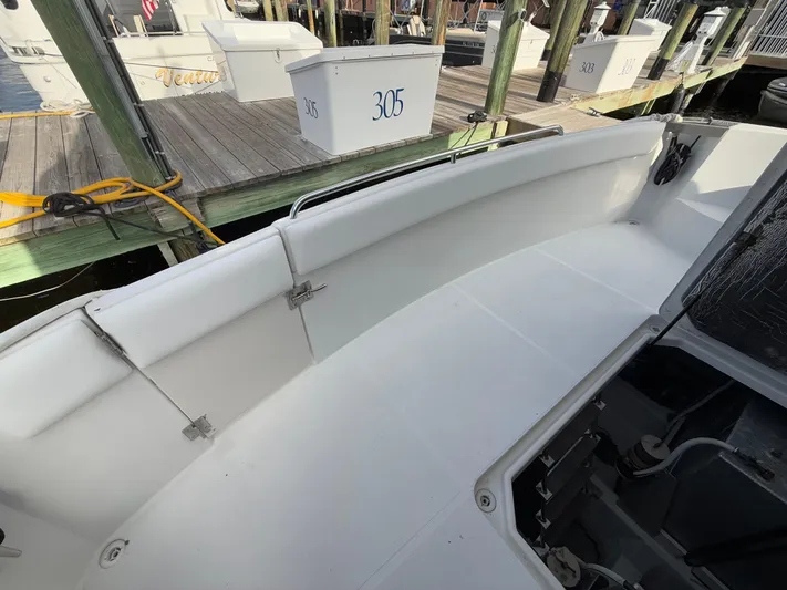  Yacht Photos Pics 2002 Carver 530 Voyager Pilothouse boat deck at marina, docked near slip 305.