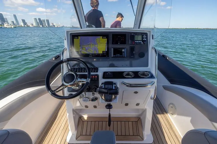 Dopamine III Yacht Photos Pics 2021 Airship 340 - Image 11