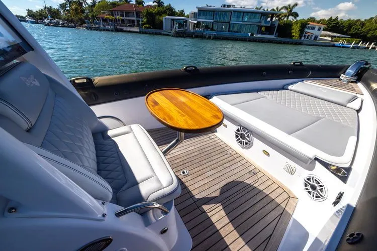 Dopamine III Yacht Photos Pics 2021 Airship 340 - Image 16