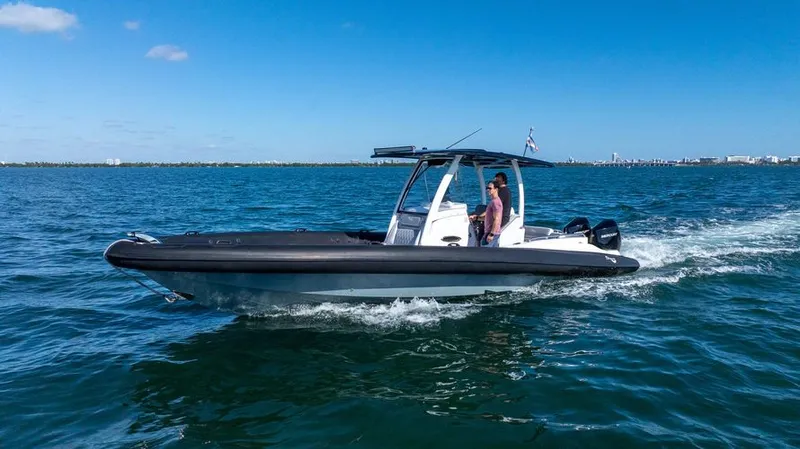 Dopamine III Yacht Photos Pics 2021 Airship 340 - Image 19