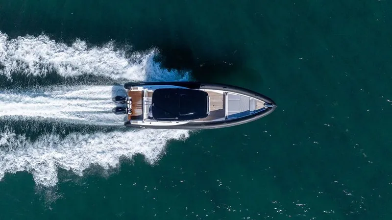 Dopamine III Yacht Photos Pics 2021 Airship 340 - Image 4