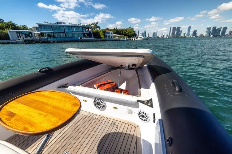 Dopamine III Yacht Photos Pics 2021 Airship 340 - Image 17