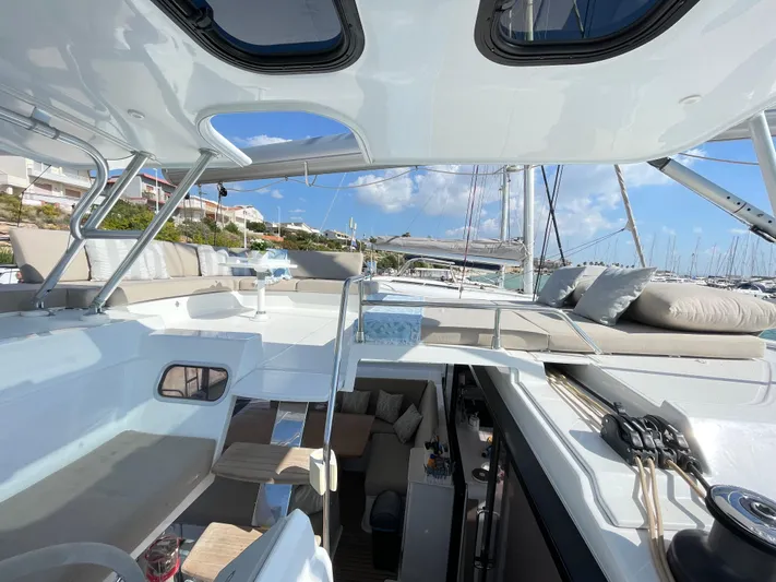 Moon Doggie Yacht Photos Pics 