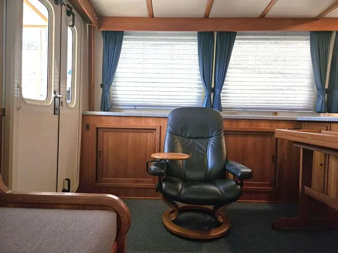 Endurance Yacht Photos Pics 2000 Pacific Trawler 40 - Image 8