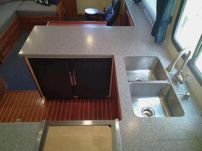 Endurance Yacht Photos Pics 2000 Pacific Trawler 40 - Image 11