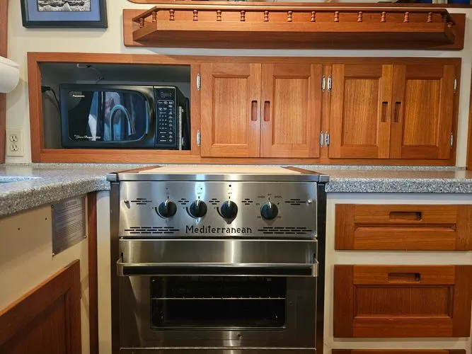 Endurance Yacht Photos Pics 2000 Pacific Trawler 40 - Image 10