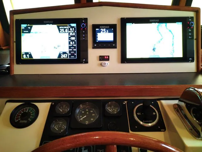 Endurance Yacht Photos Pics 2000 Pacific Trawler 40 - Image 14