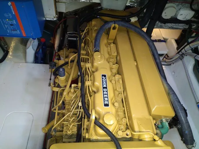 Endurance Yacht Photos Pics 2000 Pacific Trawler 40 - Image 21