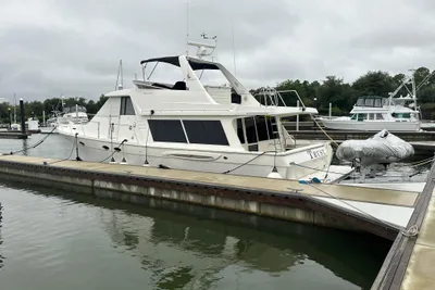 Meridian 490 Pilothouse