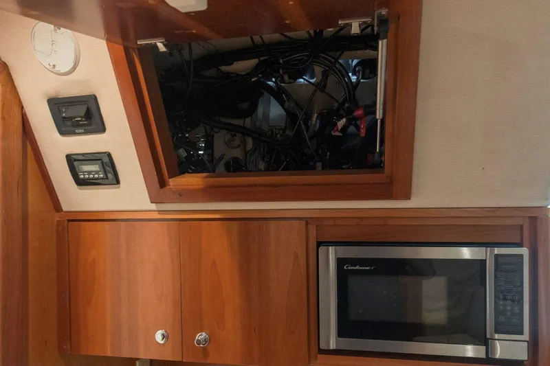 Tin Bender Yacht Photos Pics 2009 36 Albemarle 360 XF Tin Bender Entertainment Center