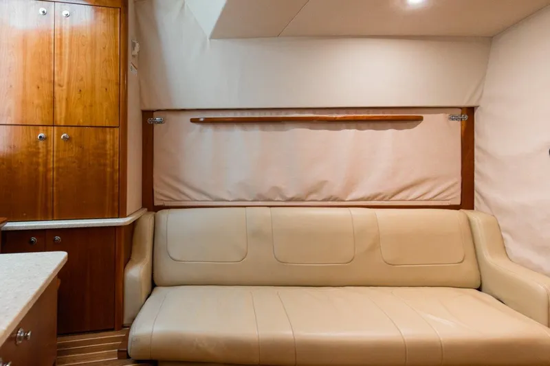 Tin Bender Yacht Photos Pics 2009 36 Albemarle 360 XF Tin Bender V-Berth