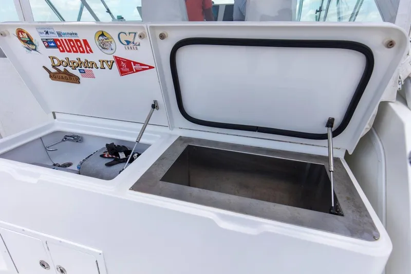 Tin Bender Yacht Photos Pics 2009 36 Albemarle 360 XF Tin Bender Bait Freezer