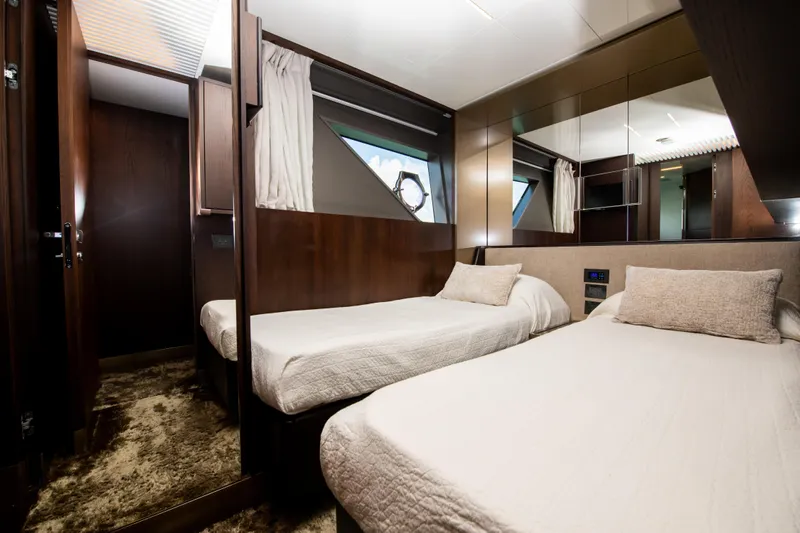 Virginia Yacht Photos Pics Starboard Guest