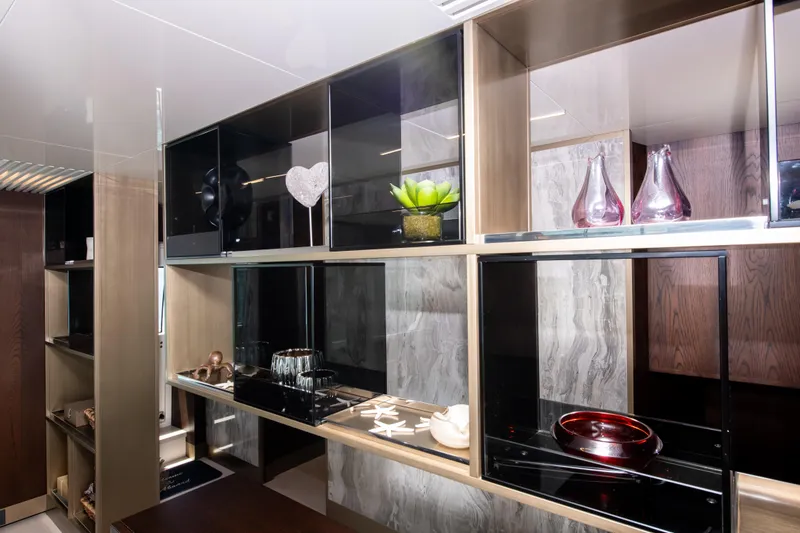 Virginia Yacht Photos Pics Salon counter