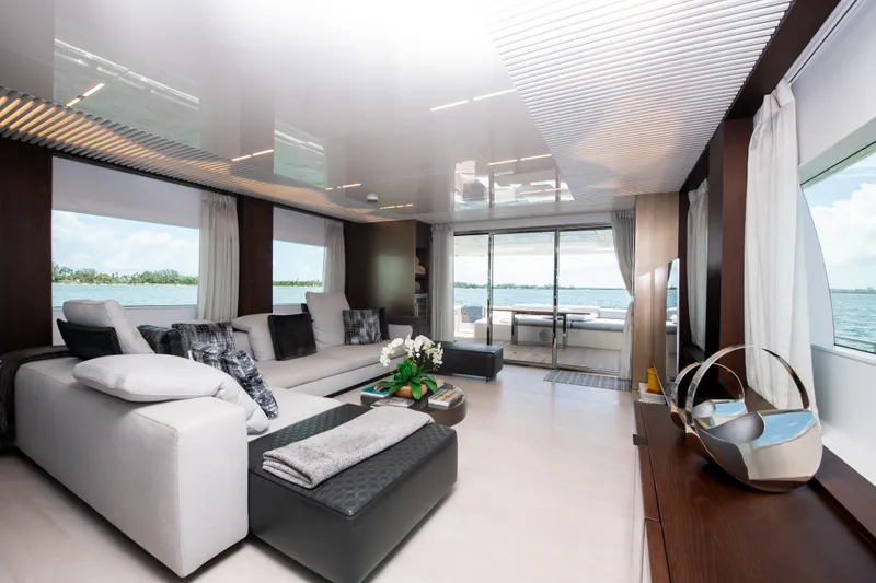 Virginia Yacht Photos Pics Salon sette