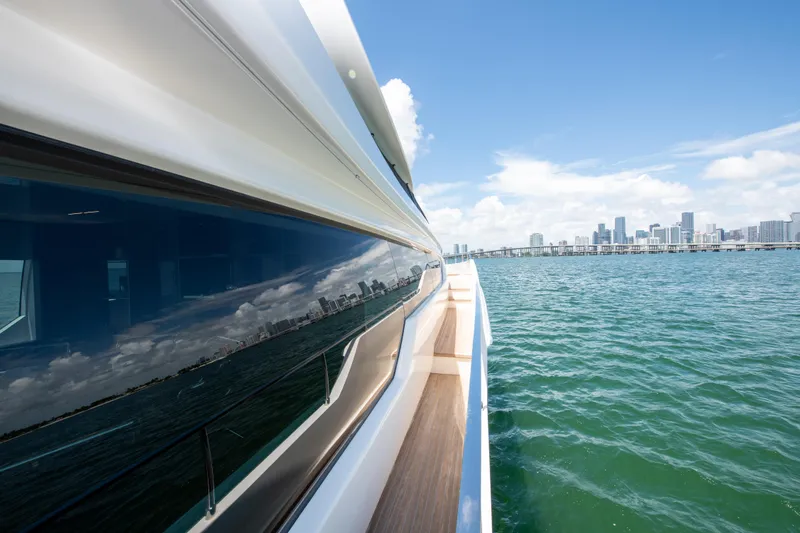 Virginia Yacht Photos Pics Starboard Deck forward